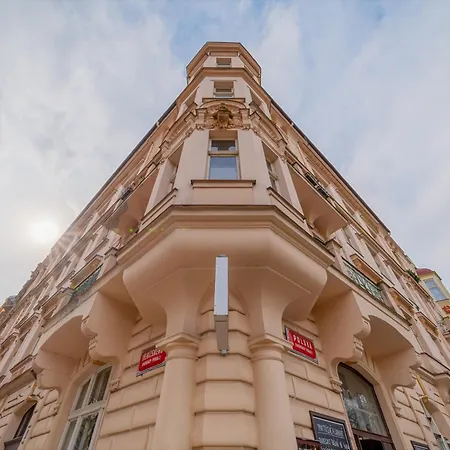 Vintage Vogue Apartment By Rentez Prague Exterior photo